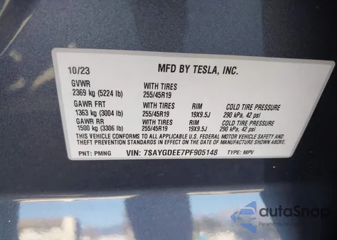 2023 Tesla Model Y Awd/Long Range Dual Motor All-Wheel Drive z USA, uszkodzony, nr VIN 7SAYGDEE7PF905148